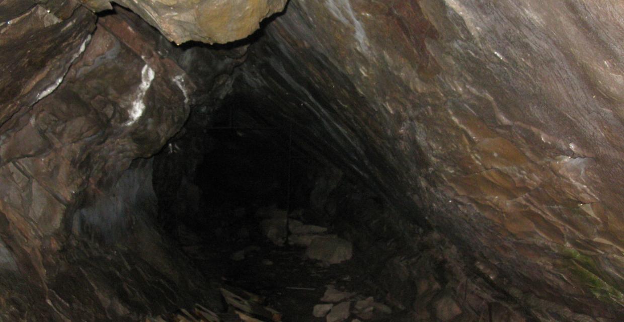 Lower mine - Coppermines Trail to Kittatinny Ridge - Photo: Daniel Chazin