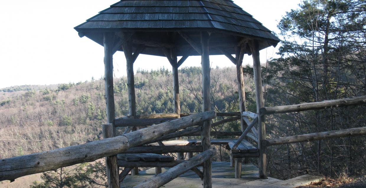 Gazebo at the North Lookout - Photo by Daniel Chazin