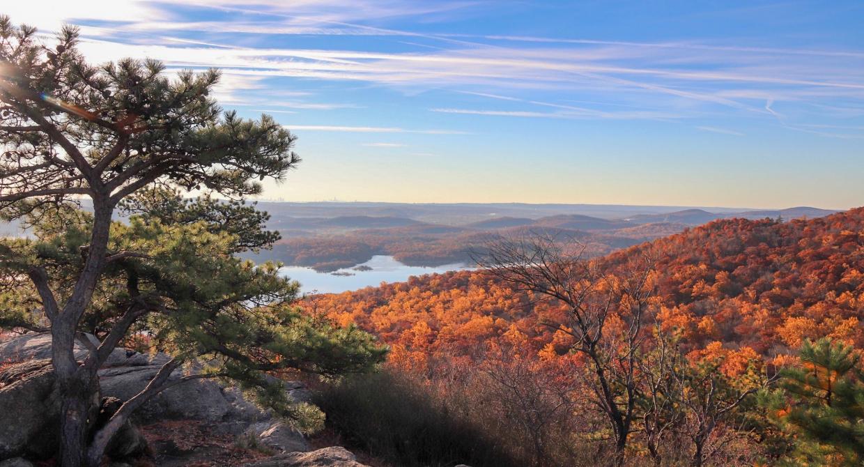 Wyanokie High Point Fall Sunrise. Photo by Diana Richards.