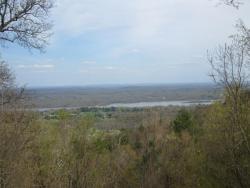 Hudson River Overlook on the Red Trail. Photo by Daniel Chazin.