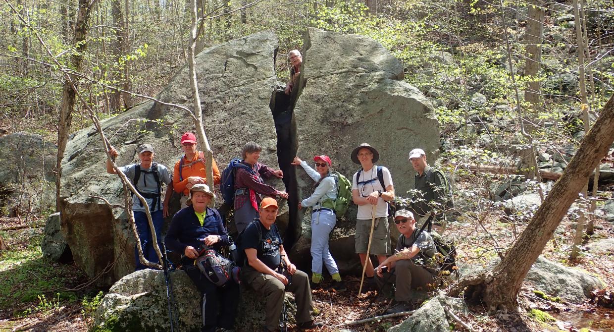 The Hunterdon Hiking Club at Osio Rock. Photo by Hunterdon Hiking Club.